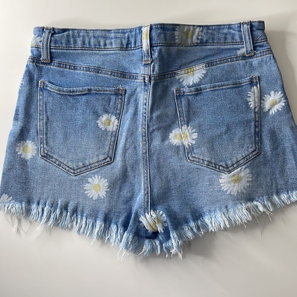 Material Girl cutoff Daisy Jean Shorts. Size 11. Button fly. Cute cute cute. - Picture 3 of 5